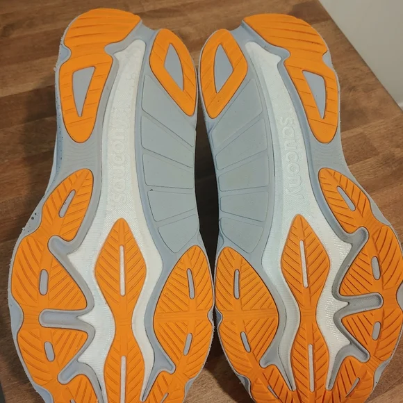 Saucony Hurricane 24 Men's Size 12.5 Like New Condition - Picture 13 of 16